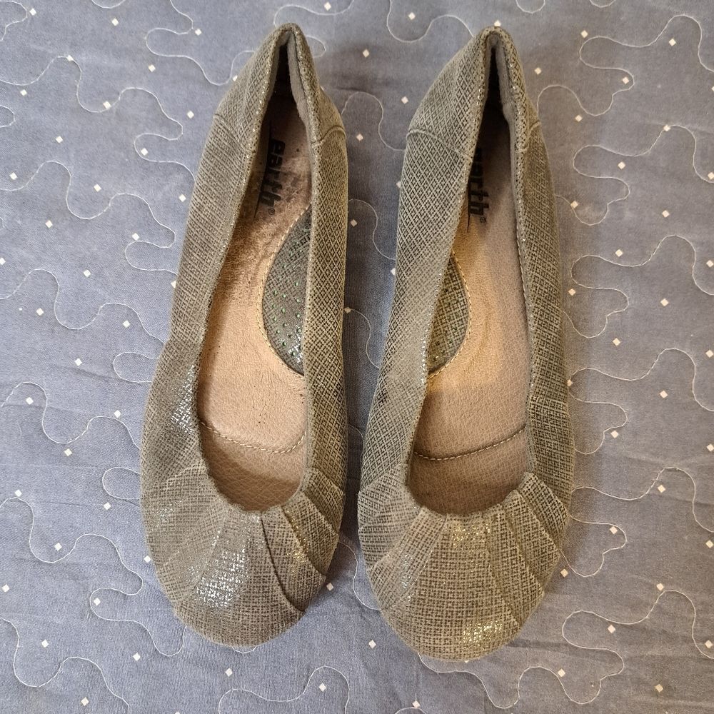 Earth flat shoes size 5B
